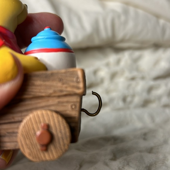 Vintage Precious Moments Disney Winnie The Pooh Birthday Wagon Train 2012 - Picture 7 of 14